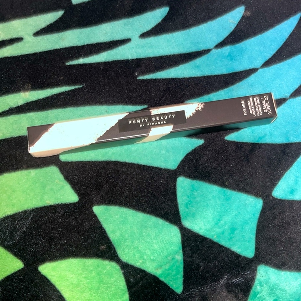 ✨🆕BNIB!Fenty Beauty Cuz I’m Black Flyliner Longwear Liquid Eyeliner!NEVER USED!